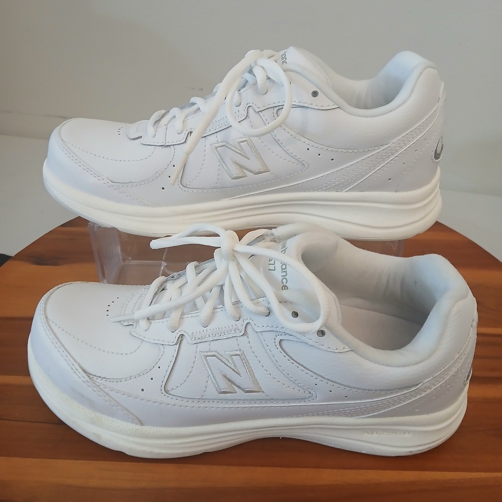 New Balance 577 Womens 8.5 White Walking Shoes Sneakers WW577WT